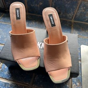 DKNY Bronx Sandals